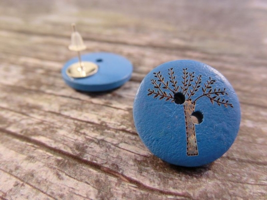 Preview: Baum Knopf Ohrstecker Holz Button wood tree blau